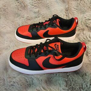 Nike  6.5 Youth, 8 Womens